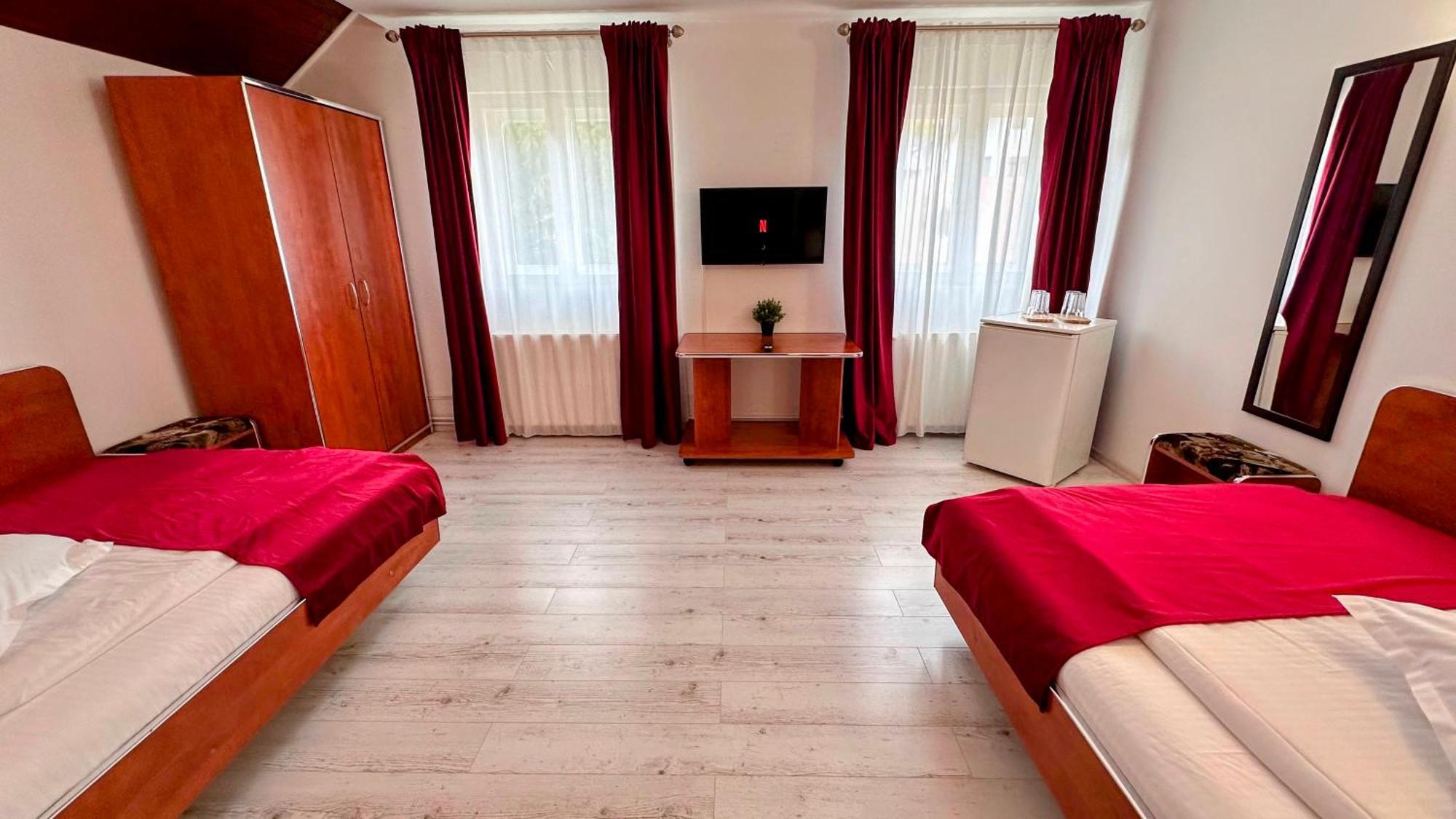 Valea Alba View - Self Check-In Hotel Busteni Exterior photo