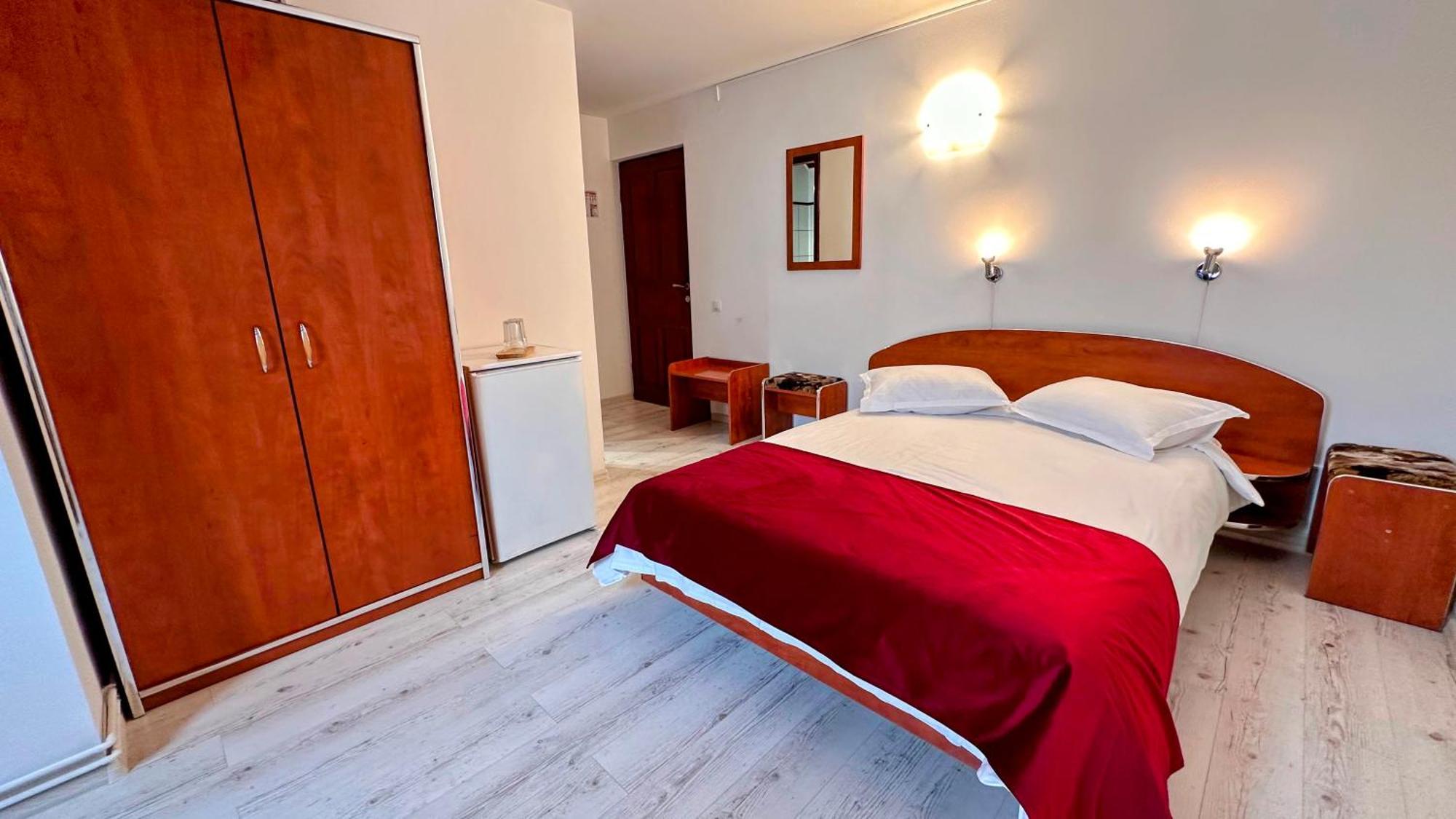 Valea Alba View - Self Check-In Hotel Busteni Exterior photo