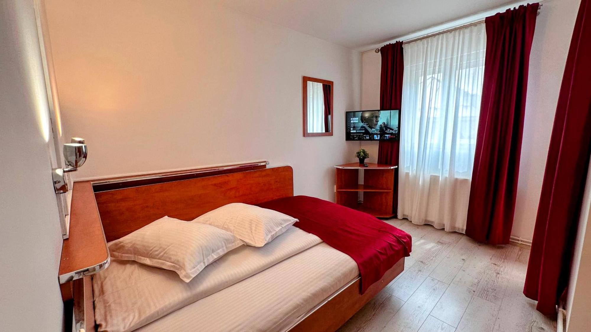 Valea Alba View - Self Check-In Hotel Busteni Exterior photo