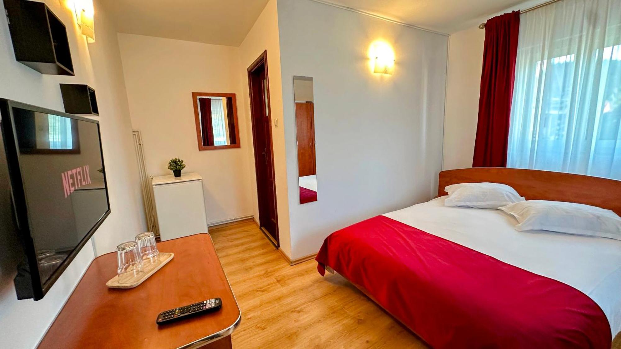 Valea Alba View - Self Check-In Hotel Busteni Exterior photo