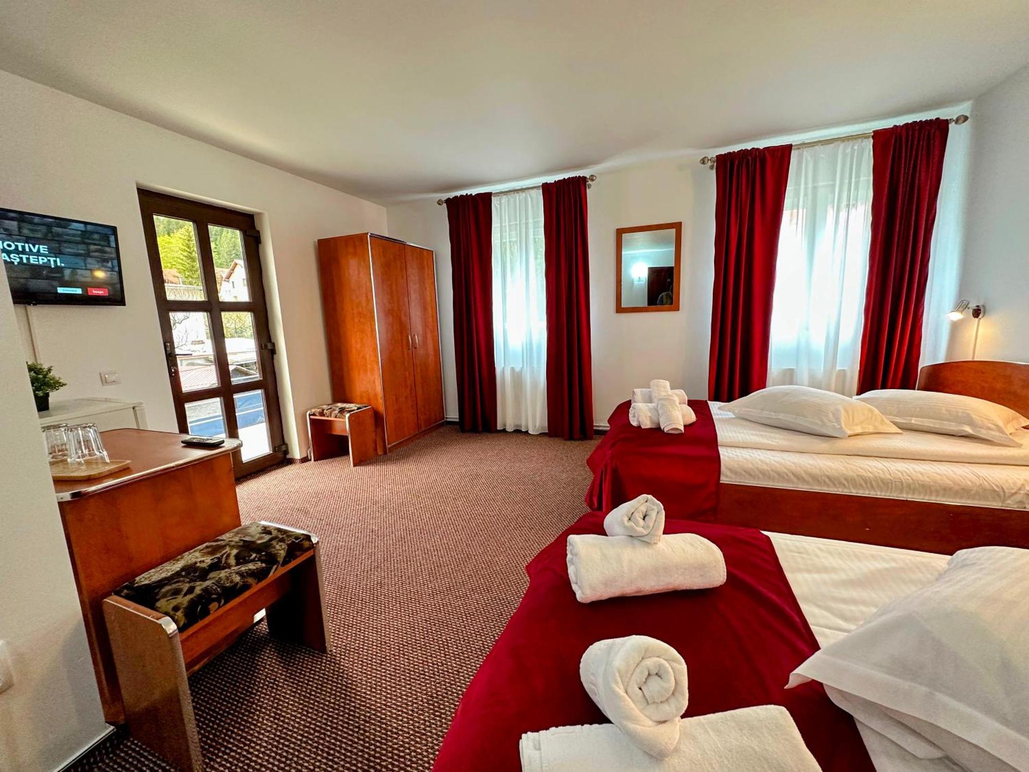 Valea Alba View - Self Check-In Hotel Busteni Exterior photo