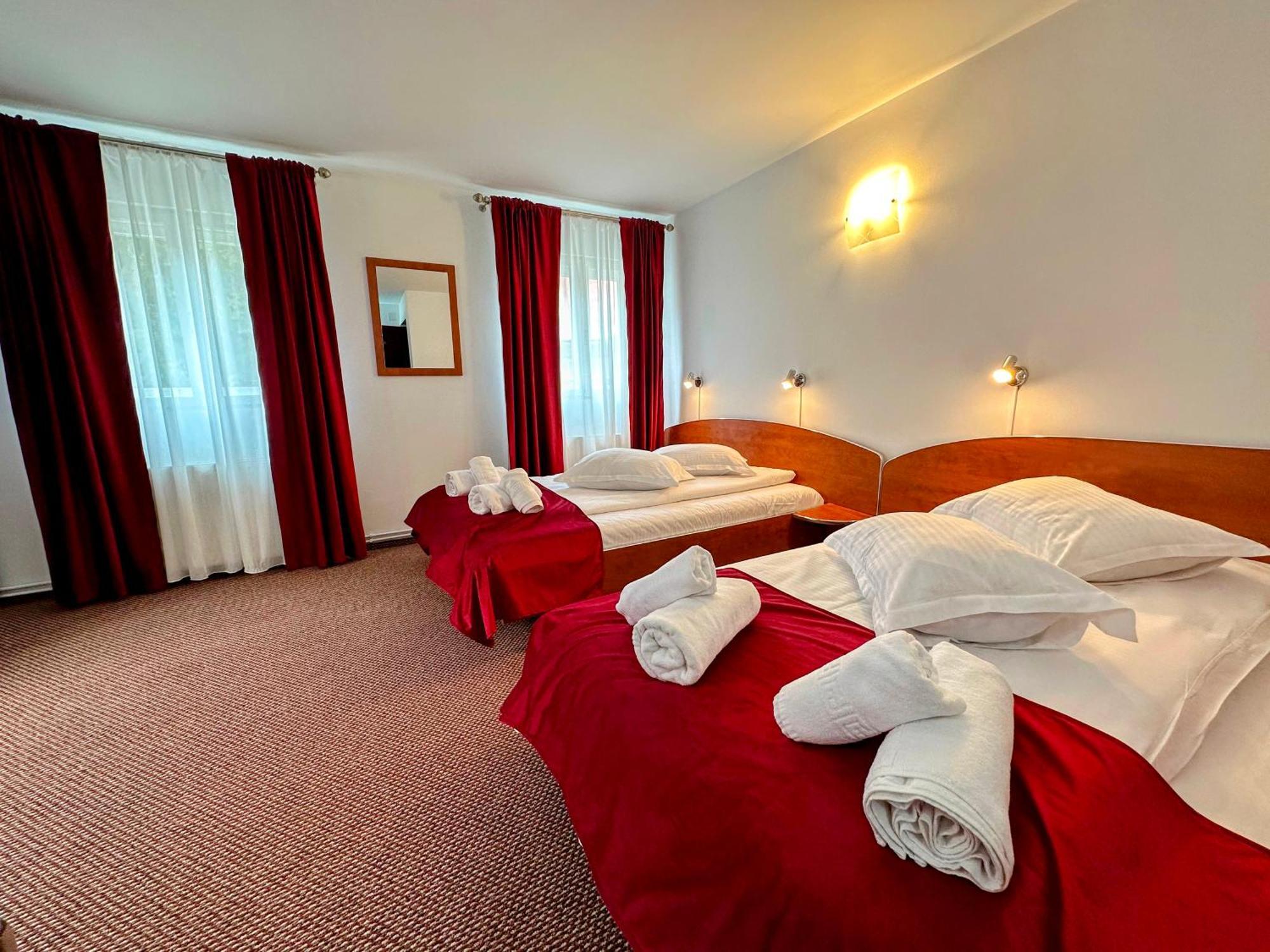 Valea Alba View - Self Check-In Hotel Busteni Exterior photo